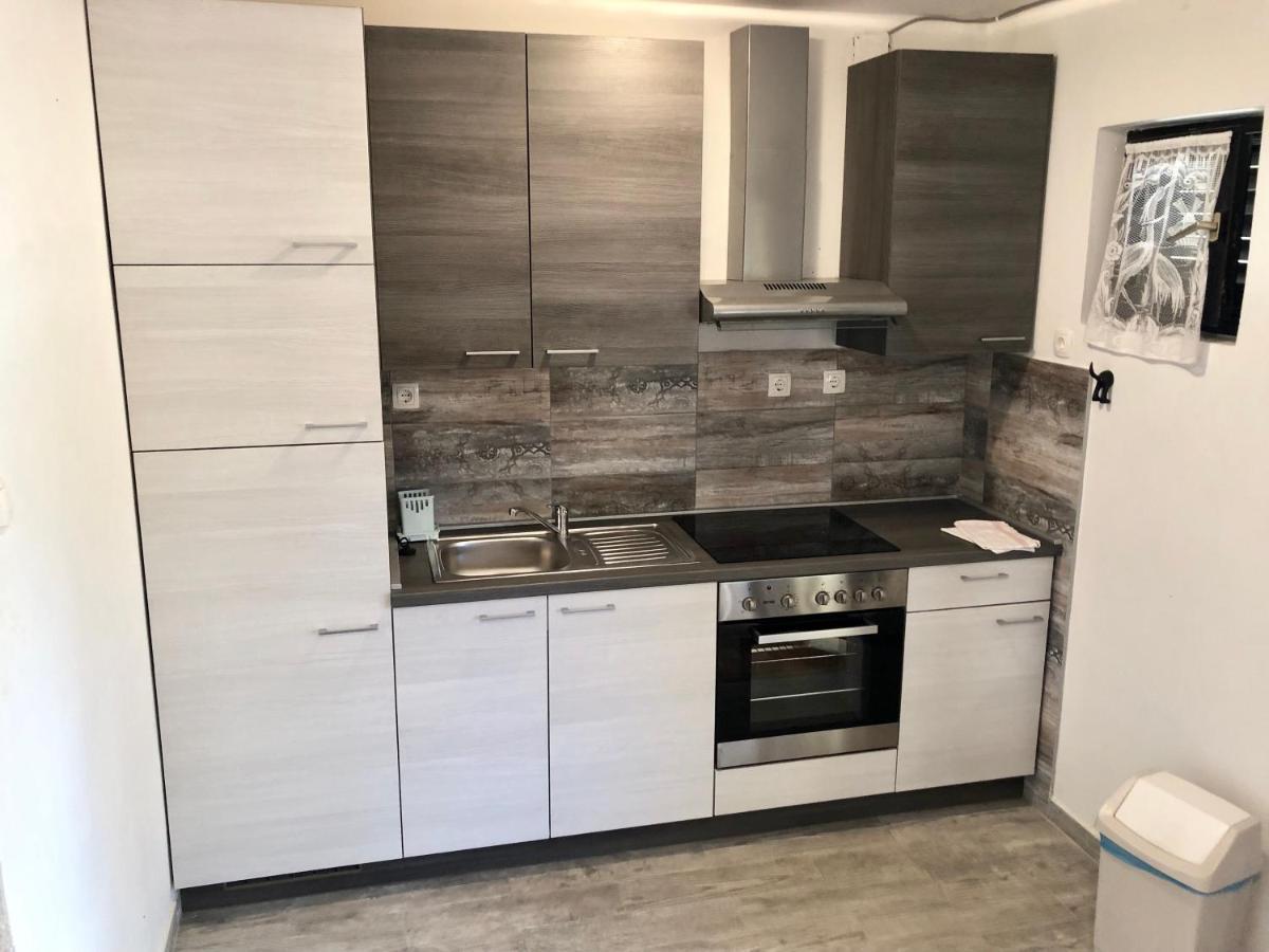 Guesthouse Vila Ruzmarin Zdrelac Luaran gambar