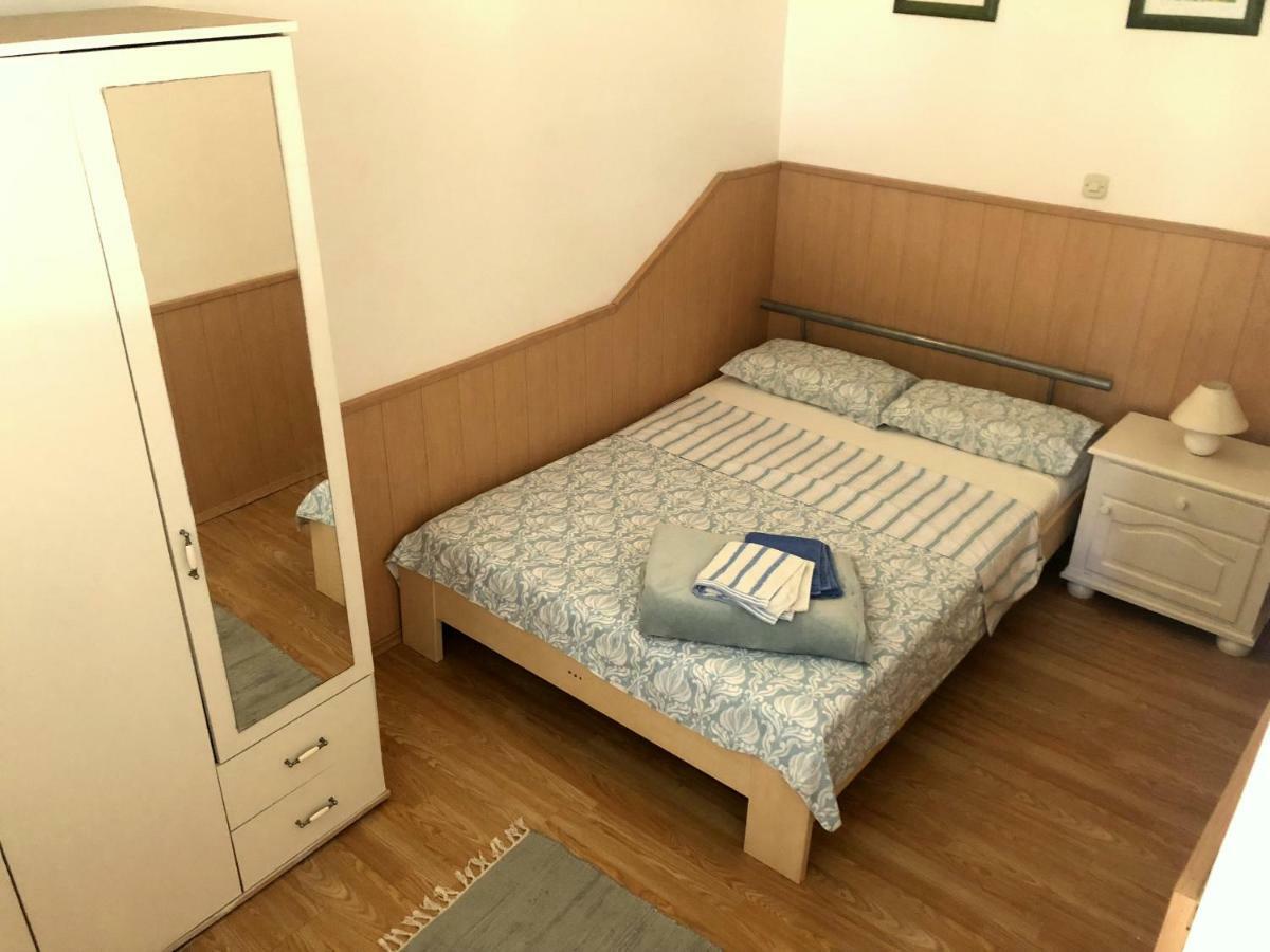 Guesthouse Vila Ruzmarin Zdrelac Luaran gambar