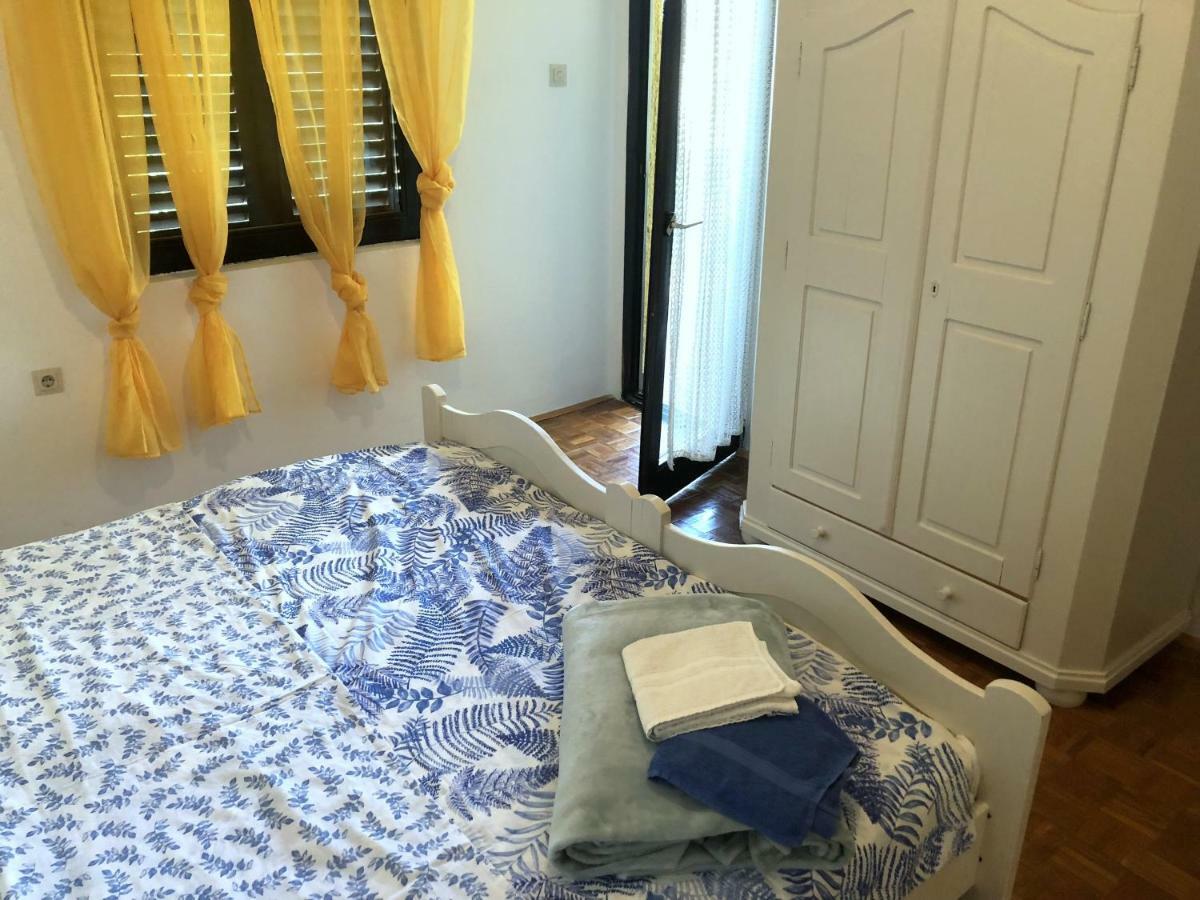 Guesthouse Vila Ruzmarin Zdrelac Luaran gambar