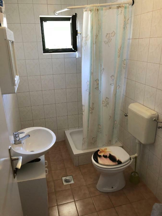 Guesthouse Vila Ruzmarin Zdrelac Luaran gambar