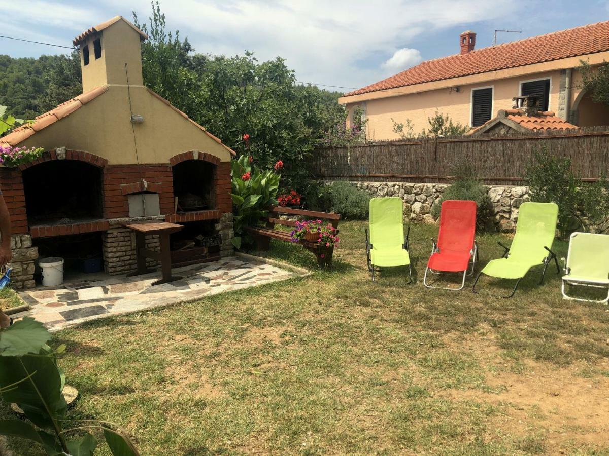Guesthouse Vila Ruzmarin Zdrelac Luaran gambar